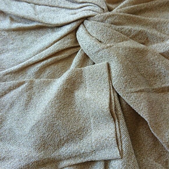 Lafayette 148 gold tone V neck knotted top size M - Picture 6 of 13